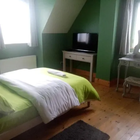 Golf 5 Min Walk Away And We Have Wifi بيت للعطل Luddan