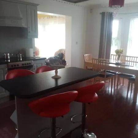 Golf 5 Min Walk Away And We Have Wifi * Luddan