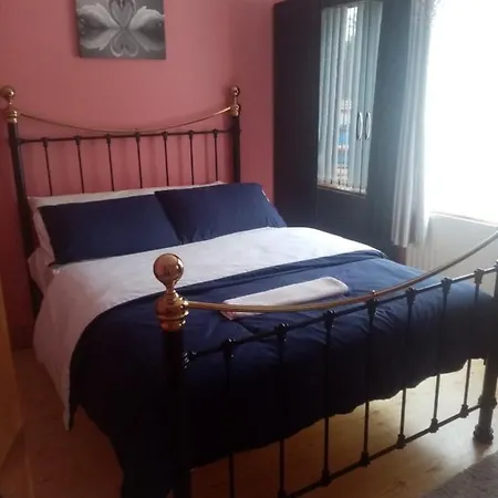 Golf 5 Min Walk Away And We Have Wifi * Luddan