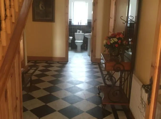 Golf 5 Min Walk Away And We Have Wifi Prázdninový dům *