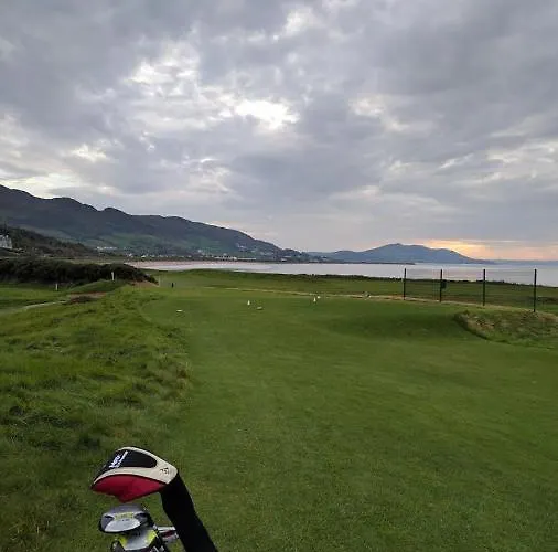 Golf 5 Min Walk Away And We Have Wifi Semesterbostad