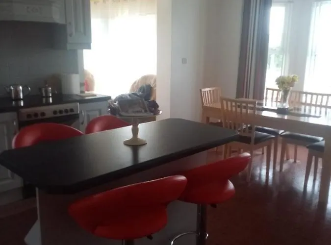 Golf 5 Min Walk Away And We Have Wifi * Luddan